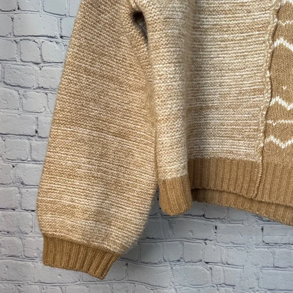 Vestique Patterned Tan Sweater - Picture 4 of 8